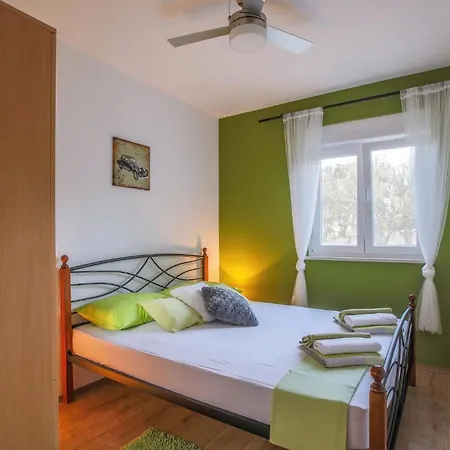 Olea Mit Pool In Kastel Sucurac, Dalmatien Holiday home *